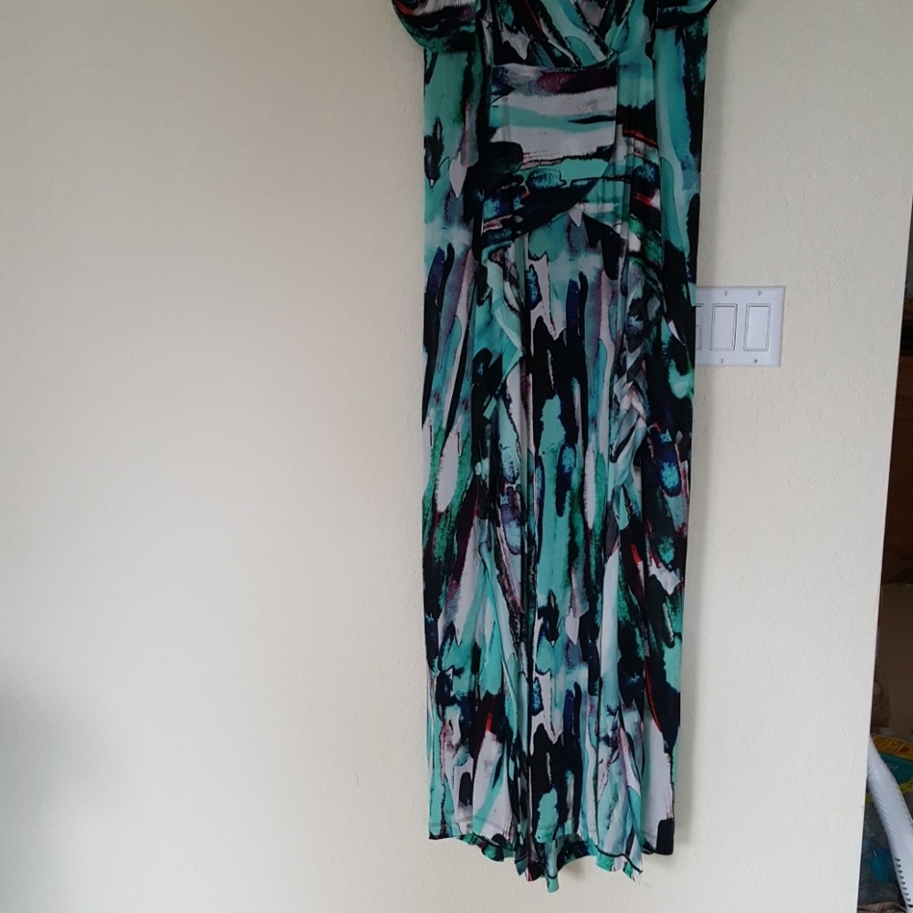 Dress - Picture 2 of 4